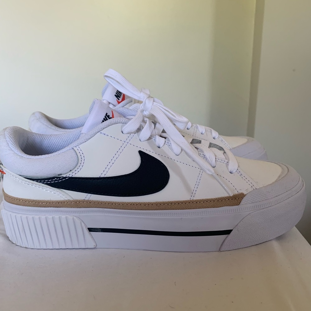 Nike court legacy lifts - Brand new in box -size 8